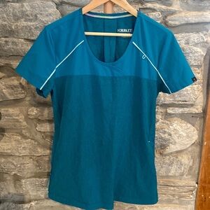 Scrubletics Tops​